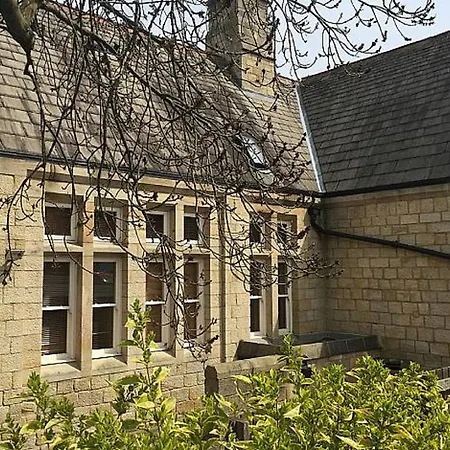 Garden View, 6 Rodley Hall, Leeds Apartment