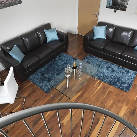 Garden View, 6 Rodley Hall, Leeds * Leeds (West Yorkshire)